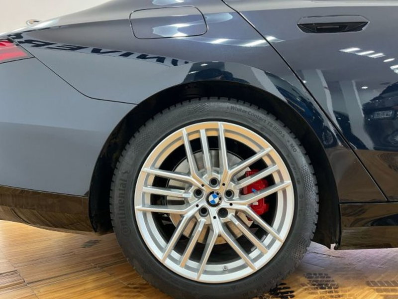 BMW i5 Touring usata a Torino (9)