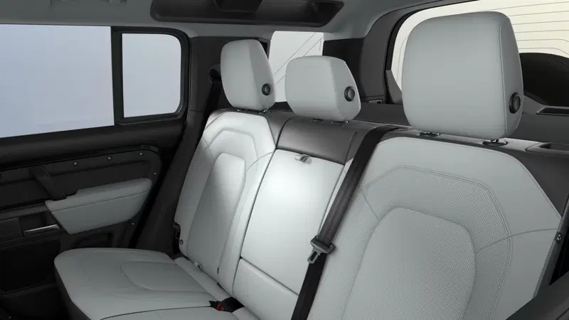 Land Rover Defender nuova a Perugia (7)