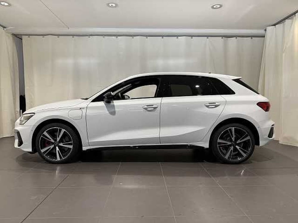 Audi A3 Sportback nuova a Genova (5)