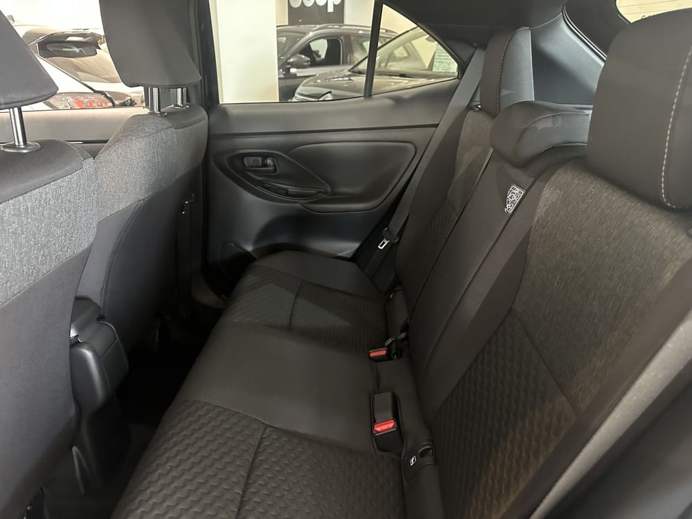 Toyota Yaris Cross nuova a Milano (12)