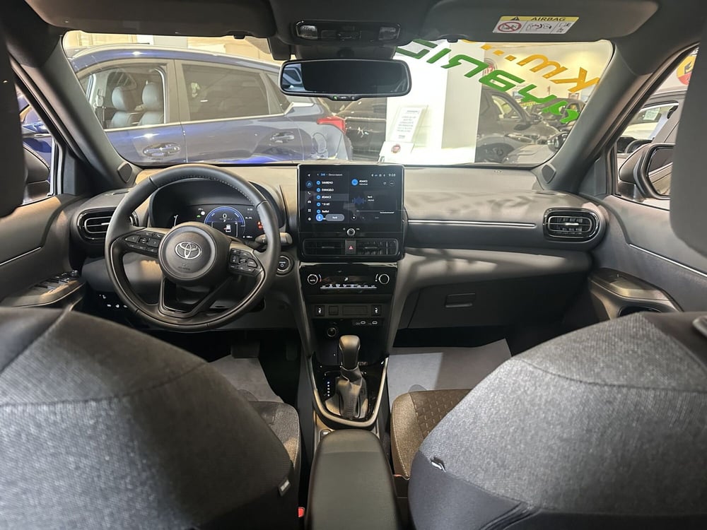 Toyota Yaris Cross nuova a Milano (13)