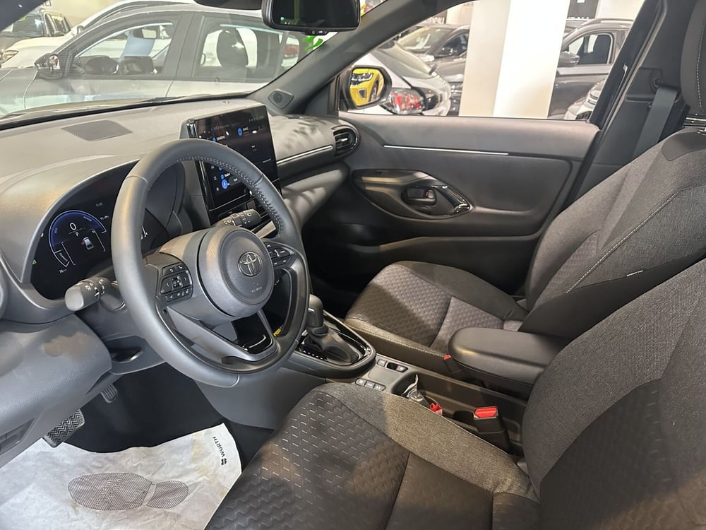 Toyota Yaris Cross nuova a Milano (14)