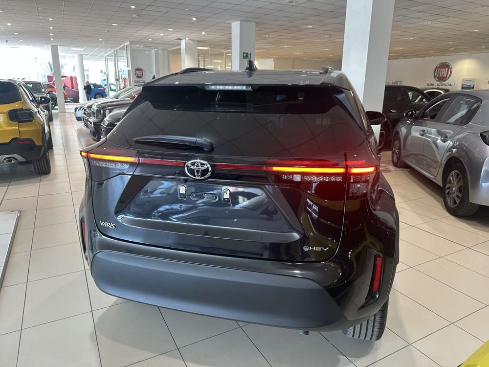 Toyota Yaris Cross nuova a Milano (5)