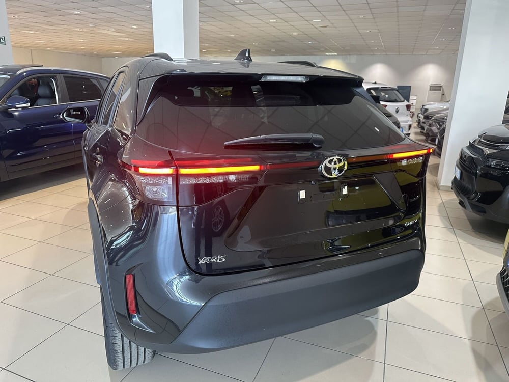 Toyota Yaris Cross nuova a Milano (6)
