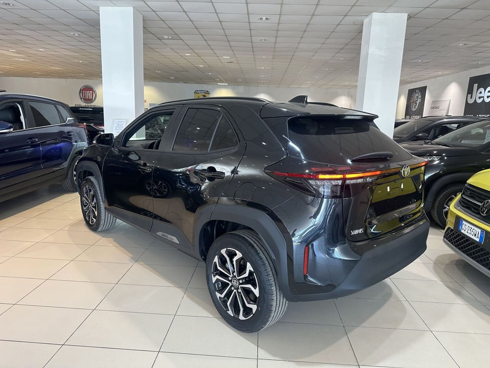 Toyota Yaris Cross nuova a Milano (7)