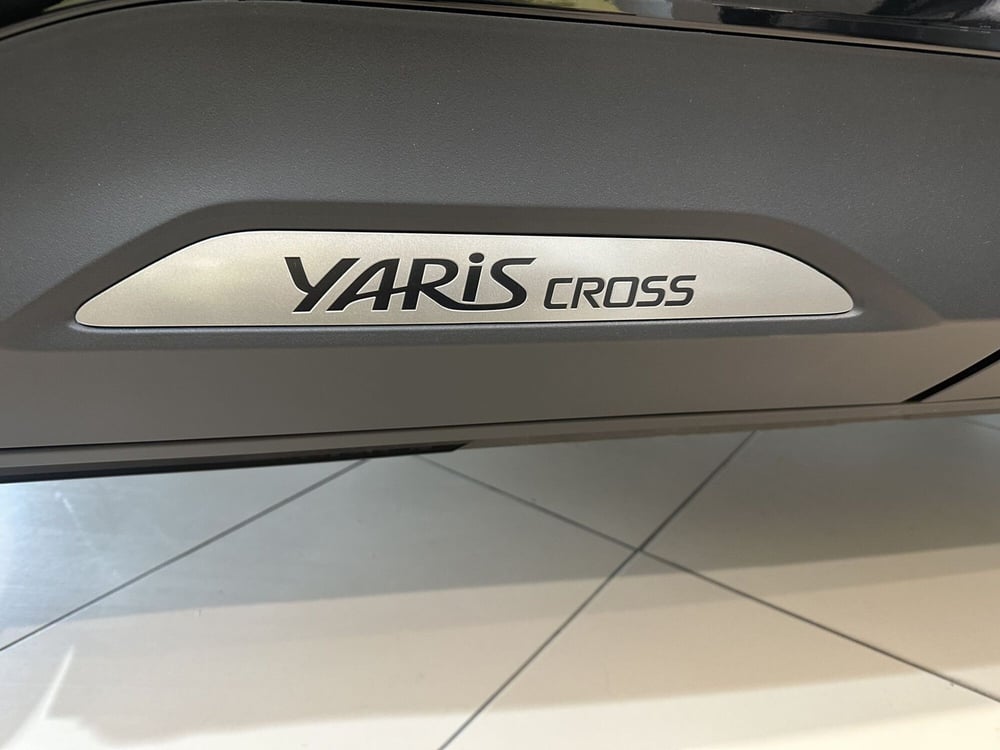 Toyota Yaris Cross nuova a Milano (9)