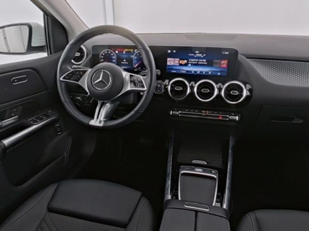 Mercedes-Benz Classe B usata a Milano (9)