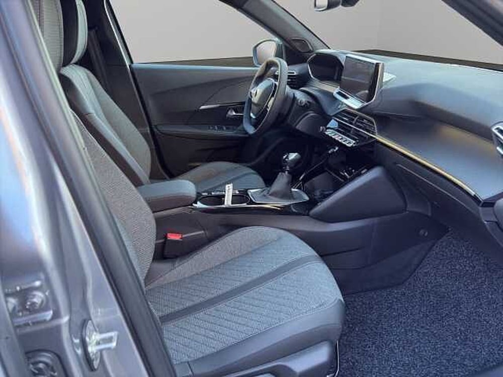 Peugeot 2008 nuova a Vibo Valentia (10)