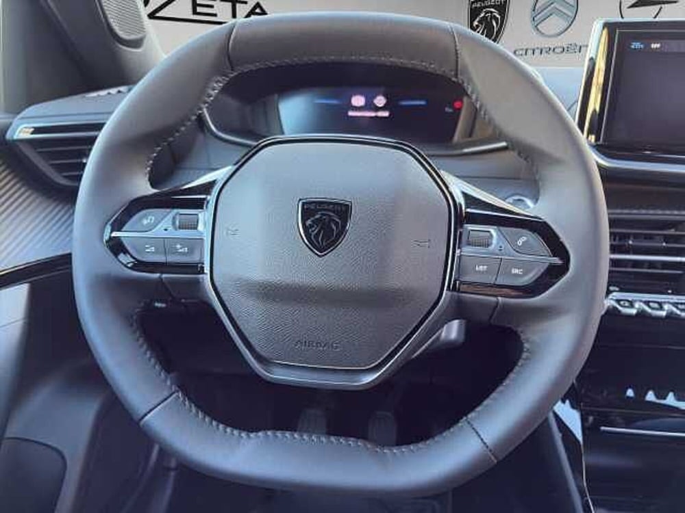 Peugeot 2008 nuova a Vibo Valentia (11)