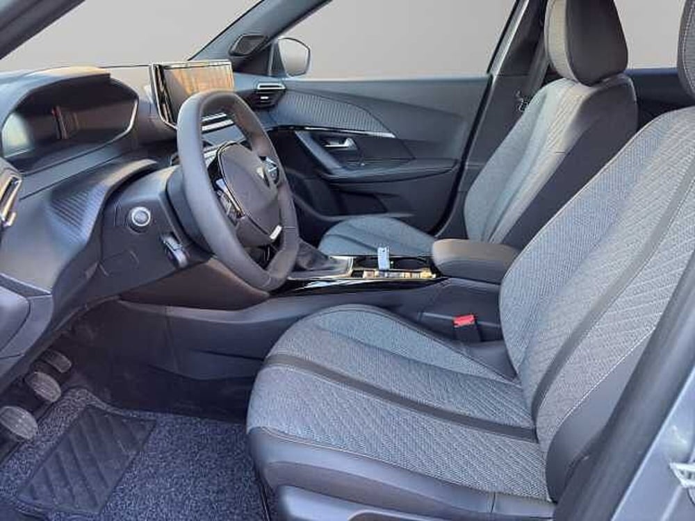 Peugeot 2008 nuova a Vibo Valentia (9)