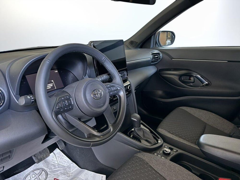 Toyota Yaris Cross nuova a Monza e Brianza (11)