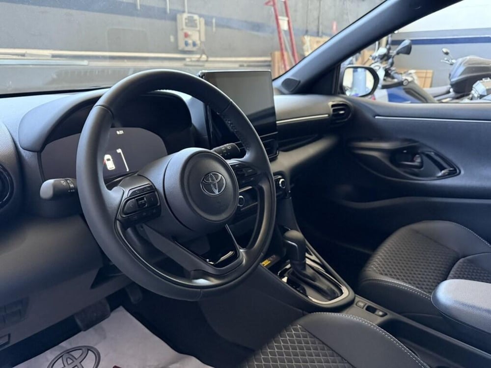 Toyota Yaris Cross nuova a Monza e Brianza (11)