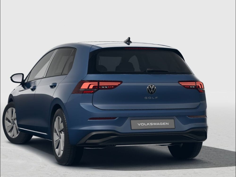 Volkswagen Golf nuova a Livorno (3)