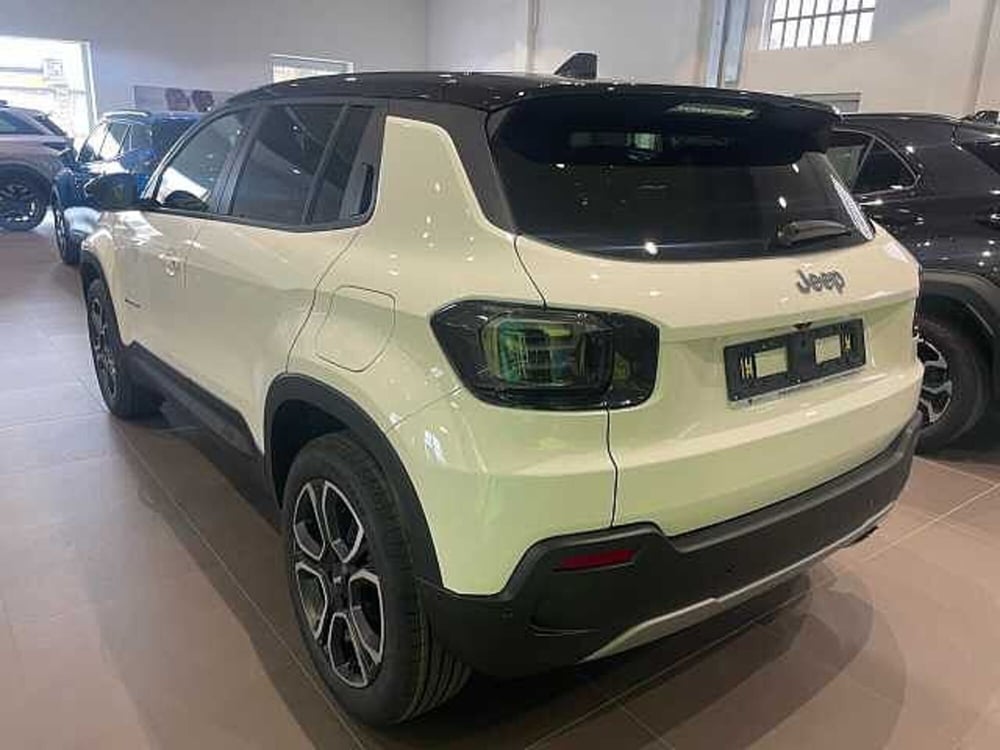 Jeep Avenger nuova a Milano (3)