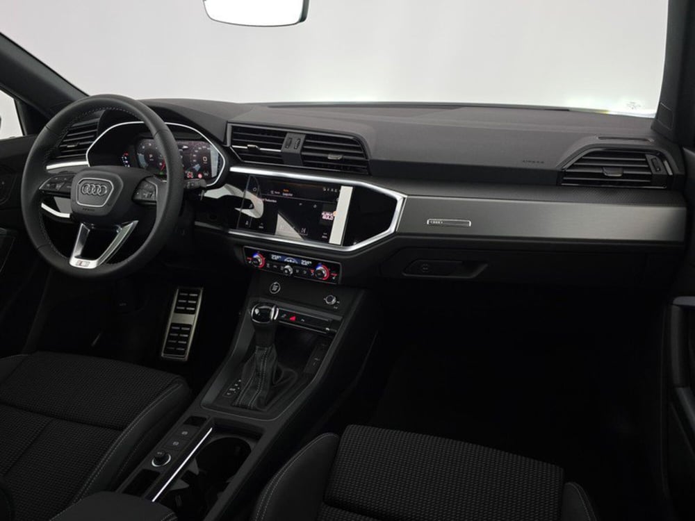 Audi Q3 Sportback nuova a Alessandria (12)