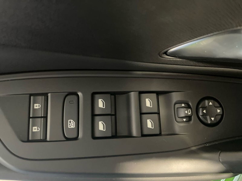 Peugeot 308 nuova a Salerno (13)