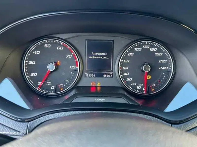 SEAT Arona usata a Avellino (8)