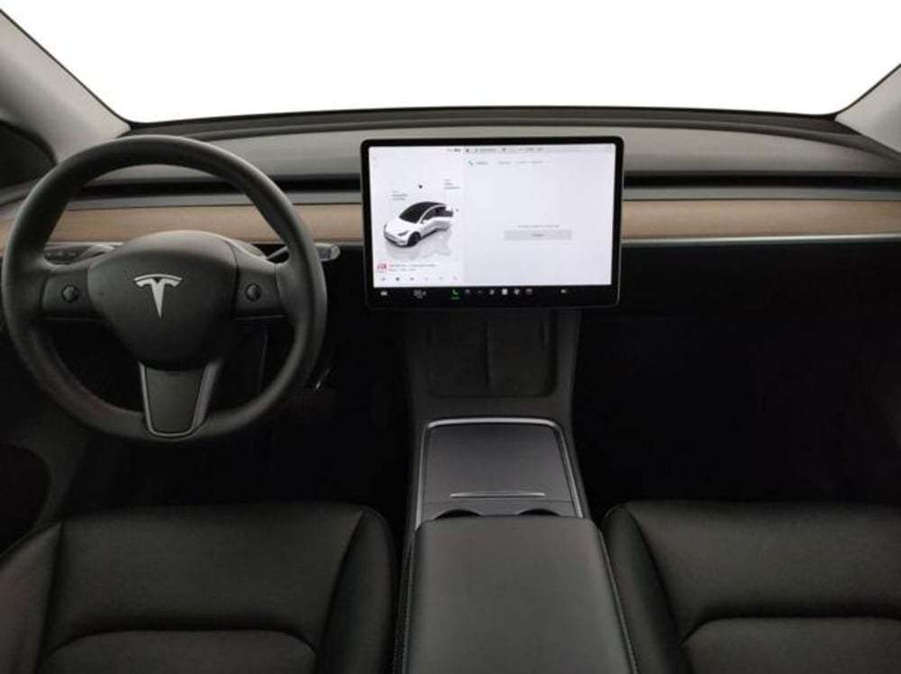 Tesla Model Y usata a Modena (17)