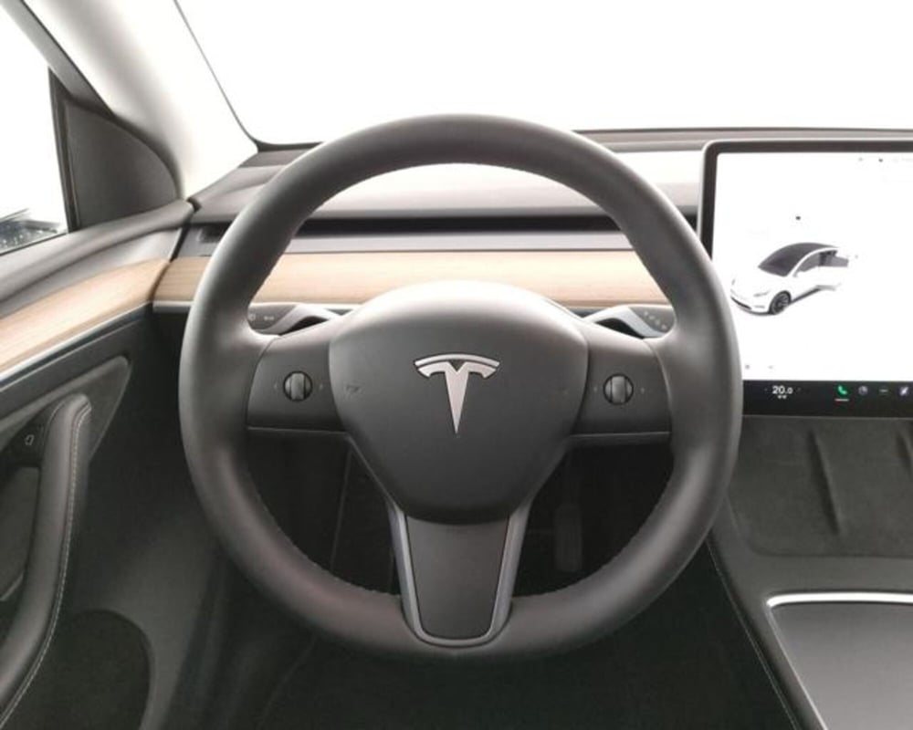 Tesla Model Y usata a Modena (18)