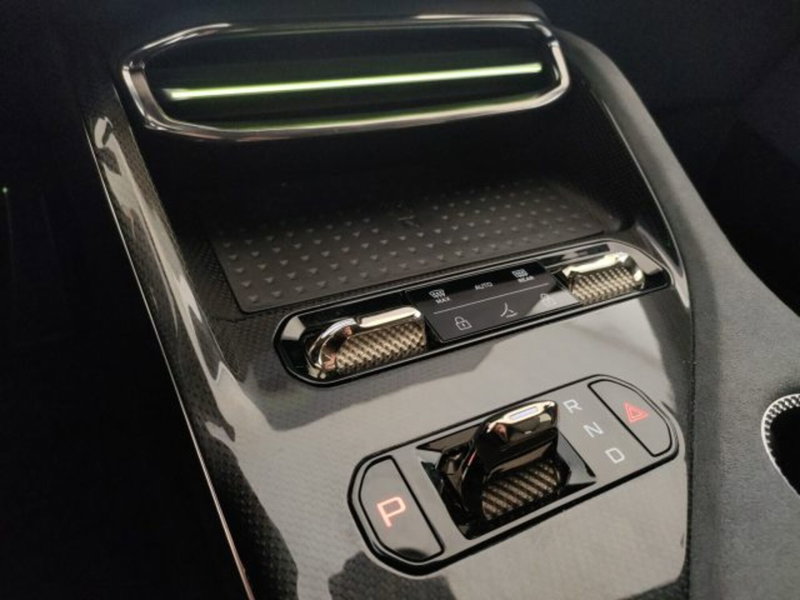 Lotus Eletre usata a Modena (17)