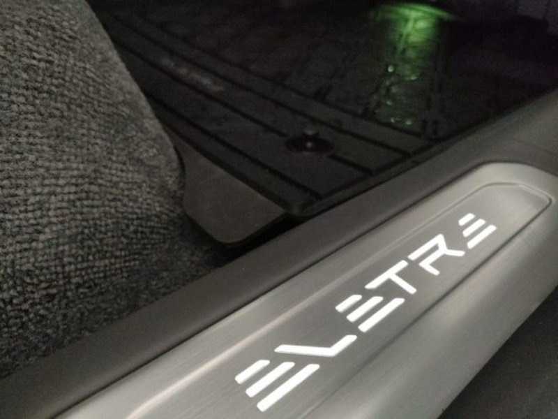 Lotus Eletre usata a Modena (20)