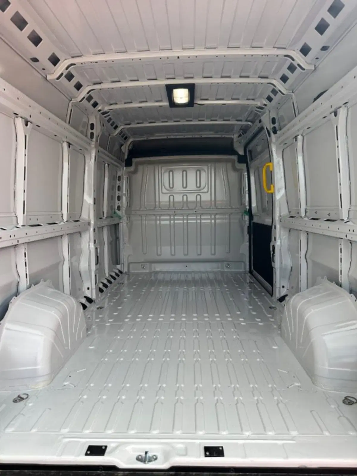 Toyota Proace Max Furgone nuova a Roma (7)