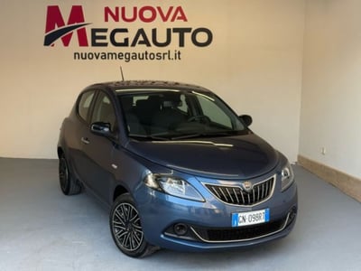 Lancia Ypsilon 1.0 FireFly 5 porte S&amp;S Hybrid Ecochic Silver  del 2023 usata a Alcamo