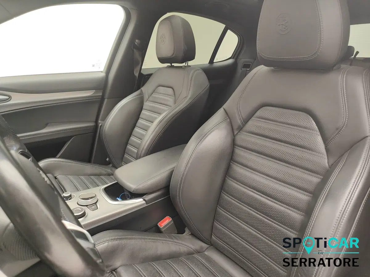 Alfa Romeo Stelvio usata a Como (13)