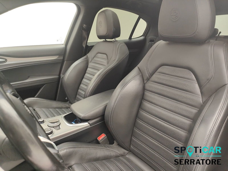 Alfa Romeo Stelvio usata a Como (13)