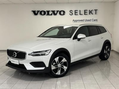 Volvo V60 Cross Country 2.0 b4 Core awd auto nuova a Lurate Caccivio