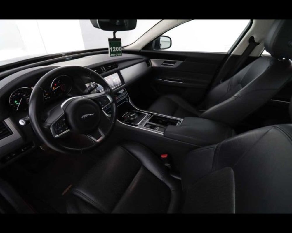 Jaguar XF Sportbrake usata a Bologna (9)