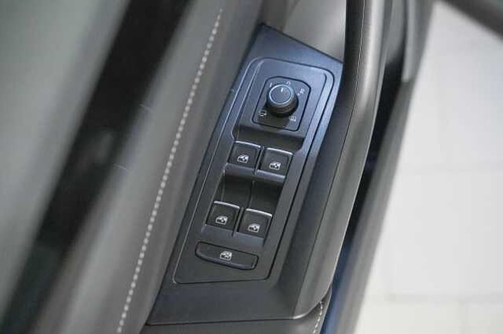 Volkswagen T-Roc usata a Como (13)