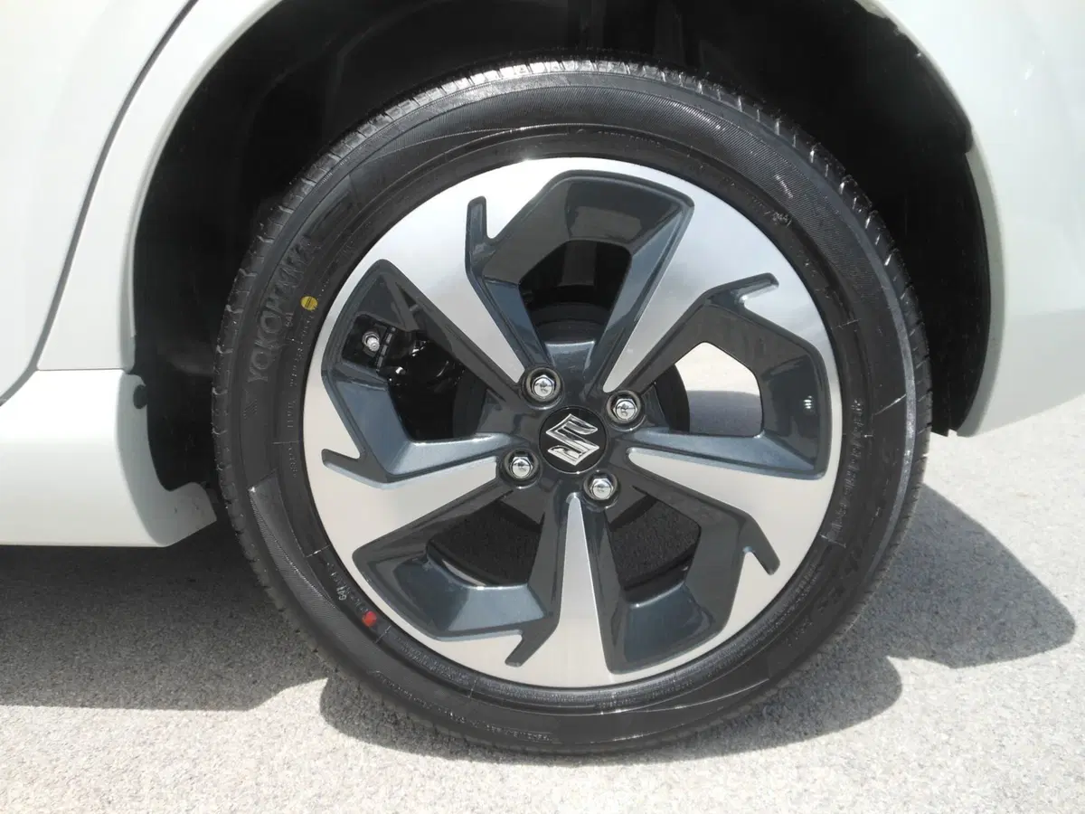 Suzuki Swift nuova a L'Aquila (13)