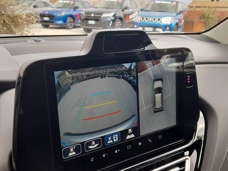 Suzuki S-Cross nuova a L'Aquila (10)