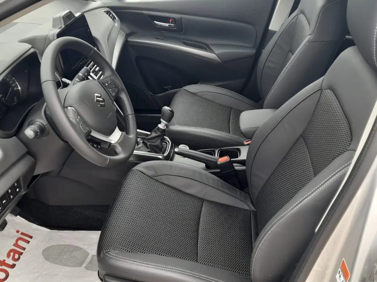 Suzuki S-Cross nuova a L'Aquila (15)