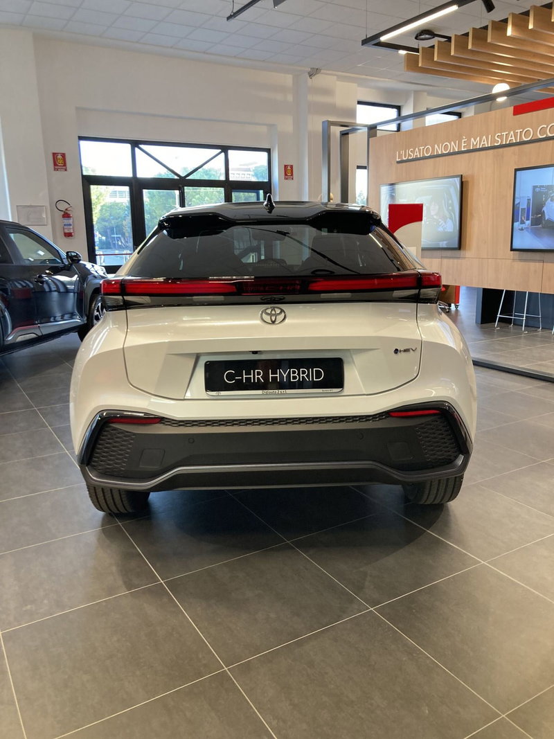 Toyota Toyota C-HR nuova a Barletta-Andria-Trani (3)