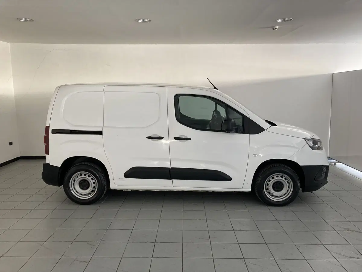 Toyota Proace City Furgone usata a Barletta-Andria-Trani (4)