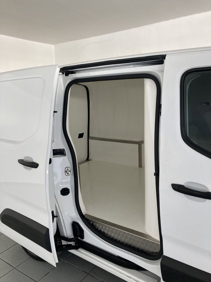 Toyota Proace City Furgone usata a Barletta-Andria-Trani (6)