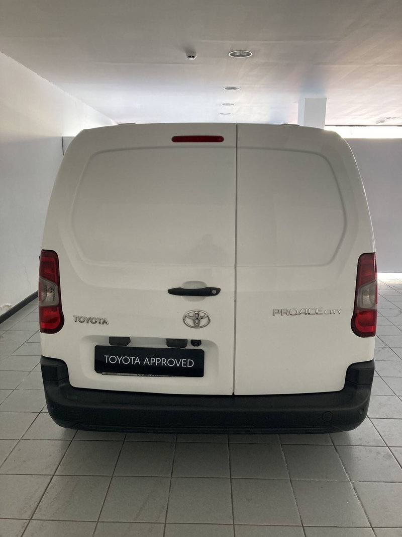 Toyota Proace City Furgone usata a Barletta-Andria-Trani (7)