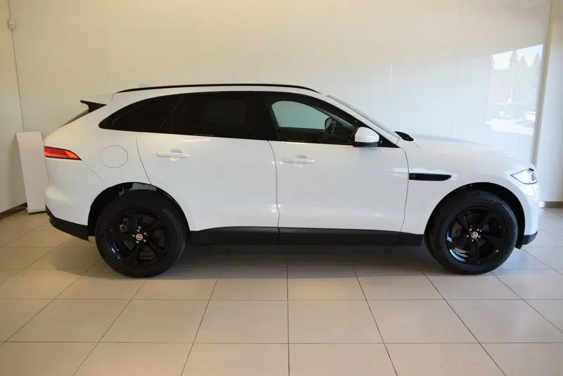 Jaguar F-Pace usata a Cuneo (6)