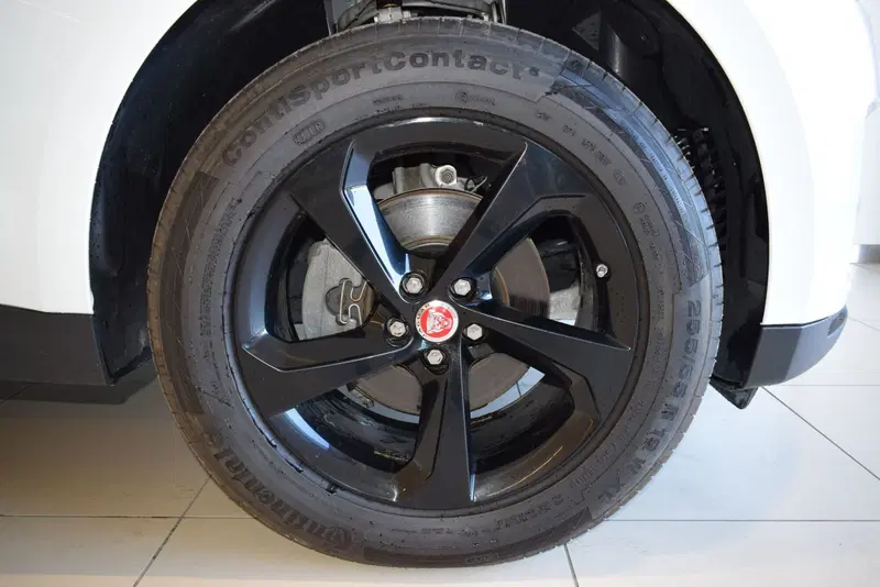 Jaguar F-Pace usata a Cuneo (9)