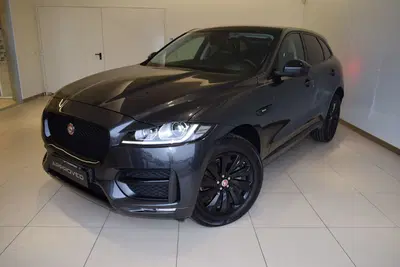 Jaguar F-Pace 2.0 D 180 CV AWD R-Sport del 2018 usata a Cuneo