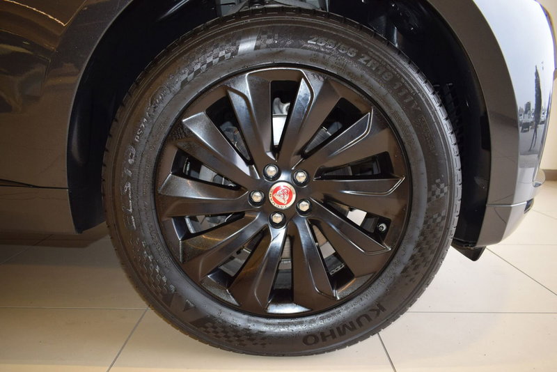 Jaguar F-Pace usata a Cuneo (9)