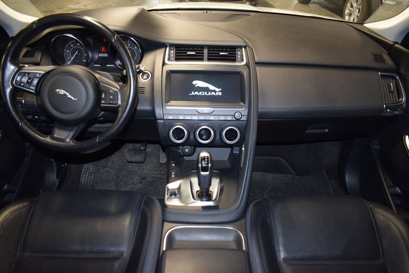 Jaguar E-Pace usata a Cuneo (4)
