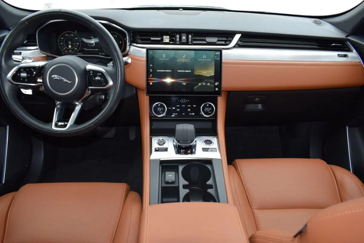 Jaguar F-Pace usata a Cuneo (4)