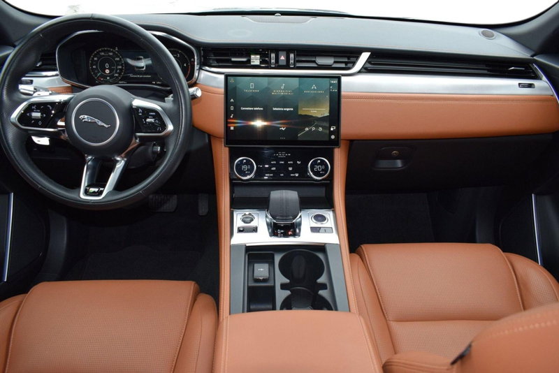 Jaguar F-Pace usata a Cuneo (4)