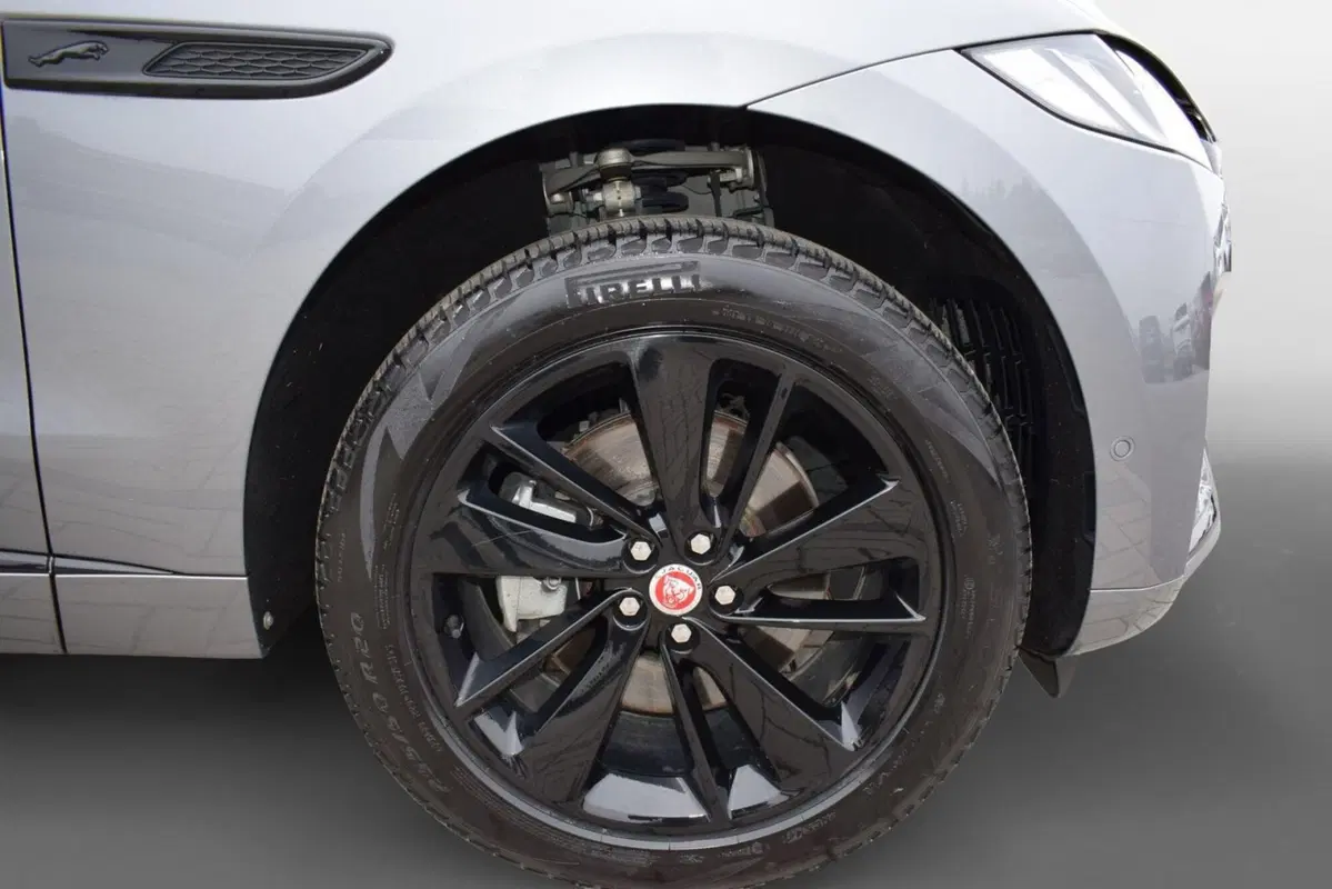 Jaguar F-Pace usata a Cuneo (9)
