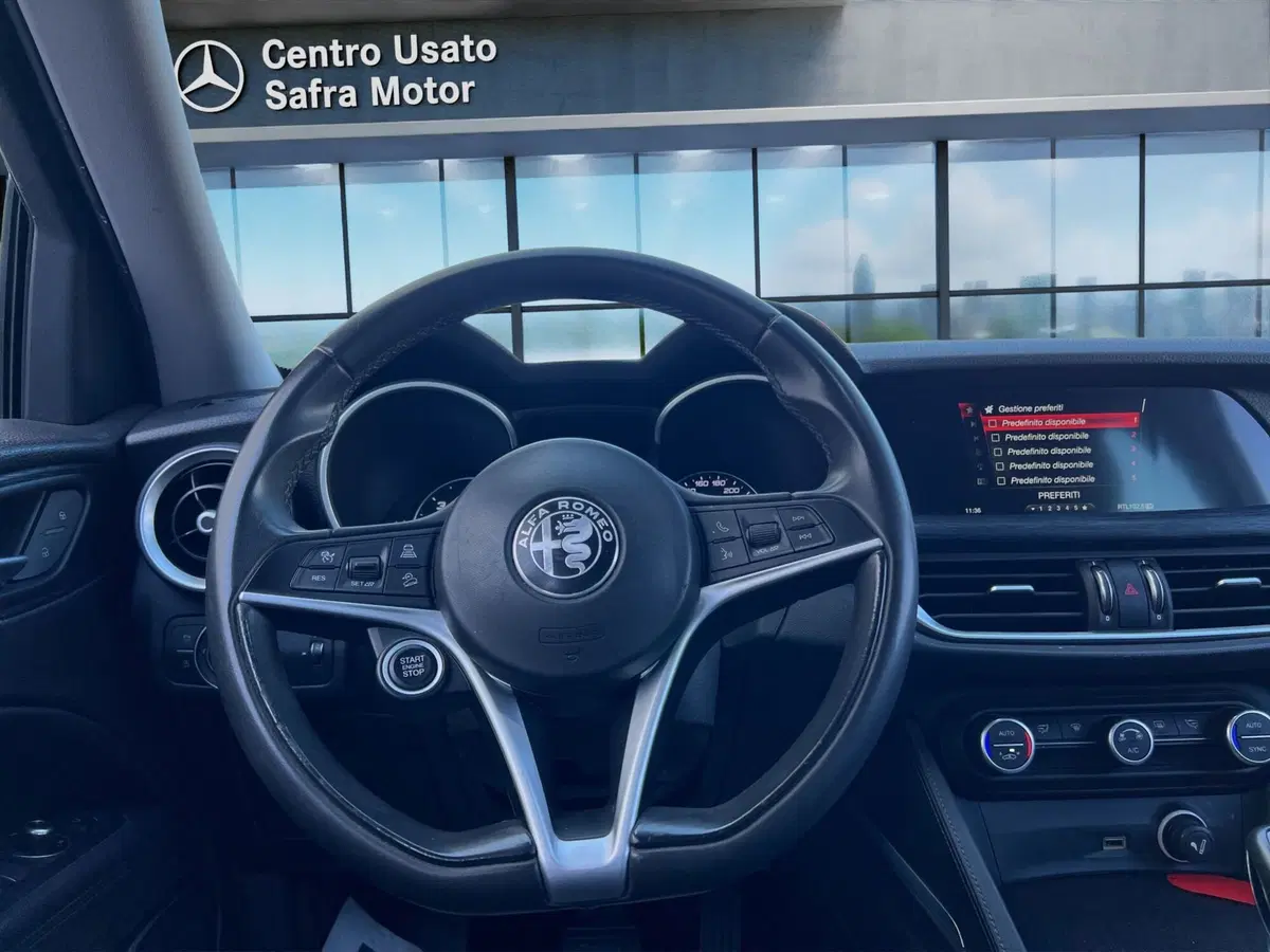 Alfa Romeo Stelvio usata a Cosenza (10)