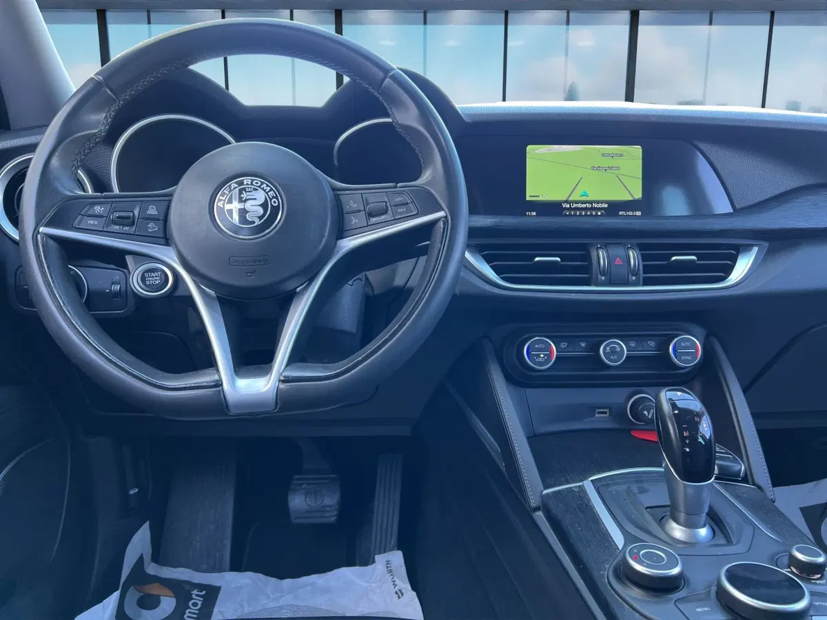 Alfa Romeo Stelvio usata a Cosenza (14)