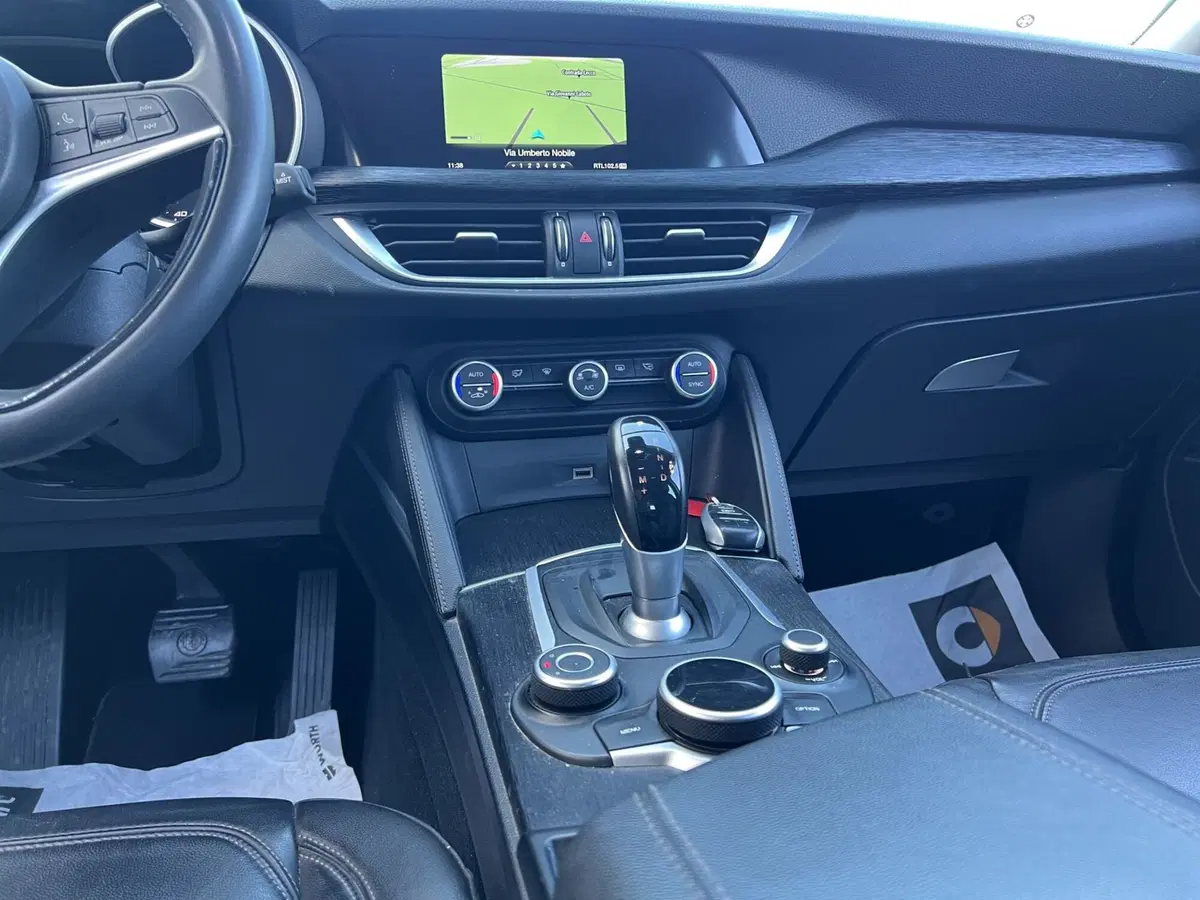 Alfa Romeo Stelvio usata a Cosenza (15)